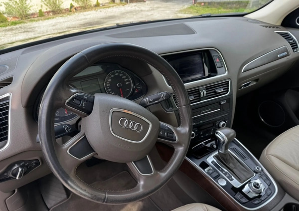 Audi Q5 cena 85000 przebieg: 130000, rok produkcji 2017 z Myszków małe 121